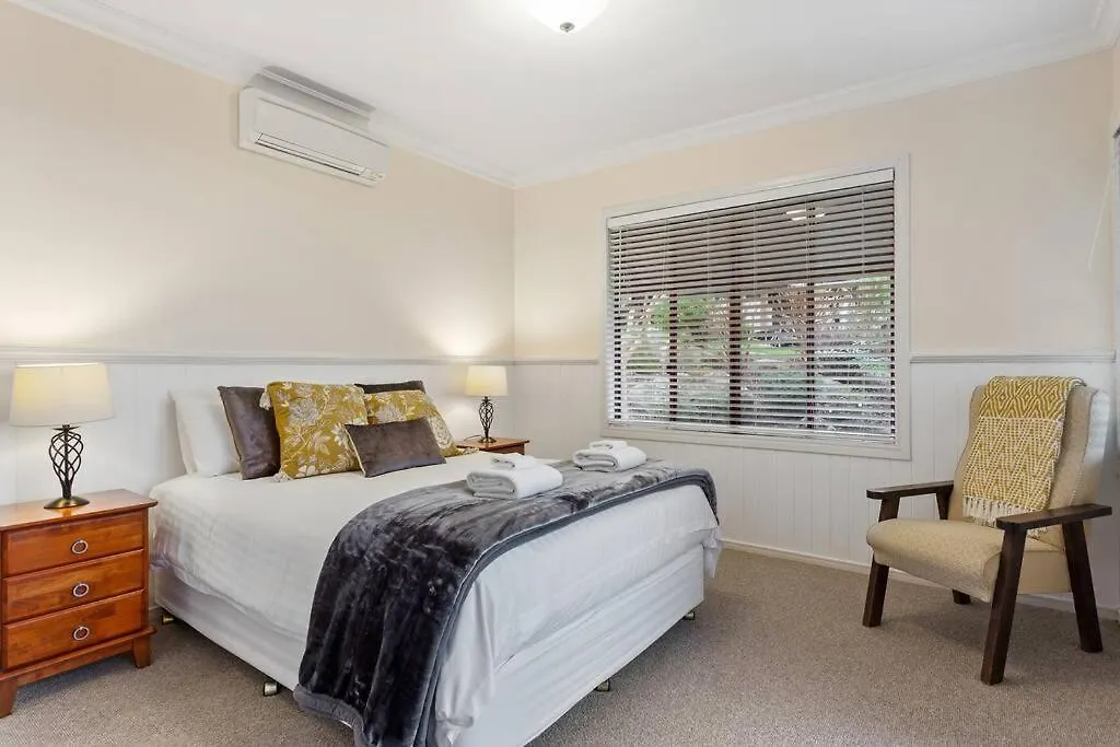 Quingilli Luxury Chalet 2 Bedroom Ravensbourne