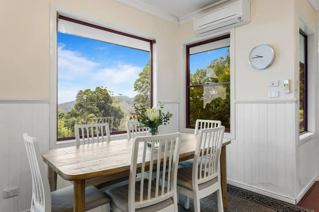 Quingilli Luxury Chalet 2 Bedroom Ravensbourne Australia