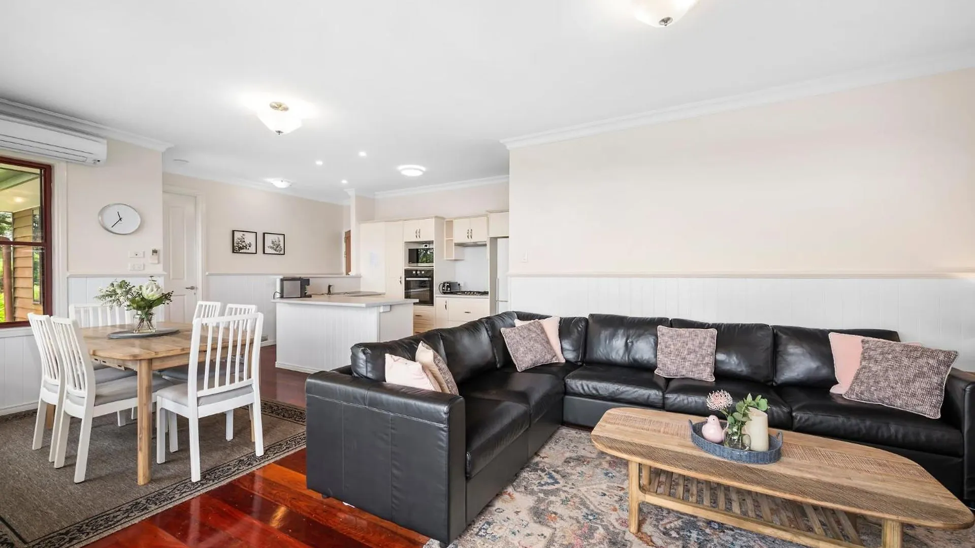 Quingilli Luxury Chalet 2 Bedroom Ravensbourne Australia