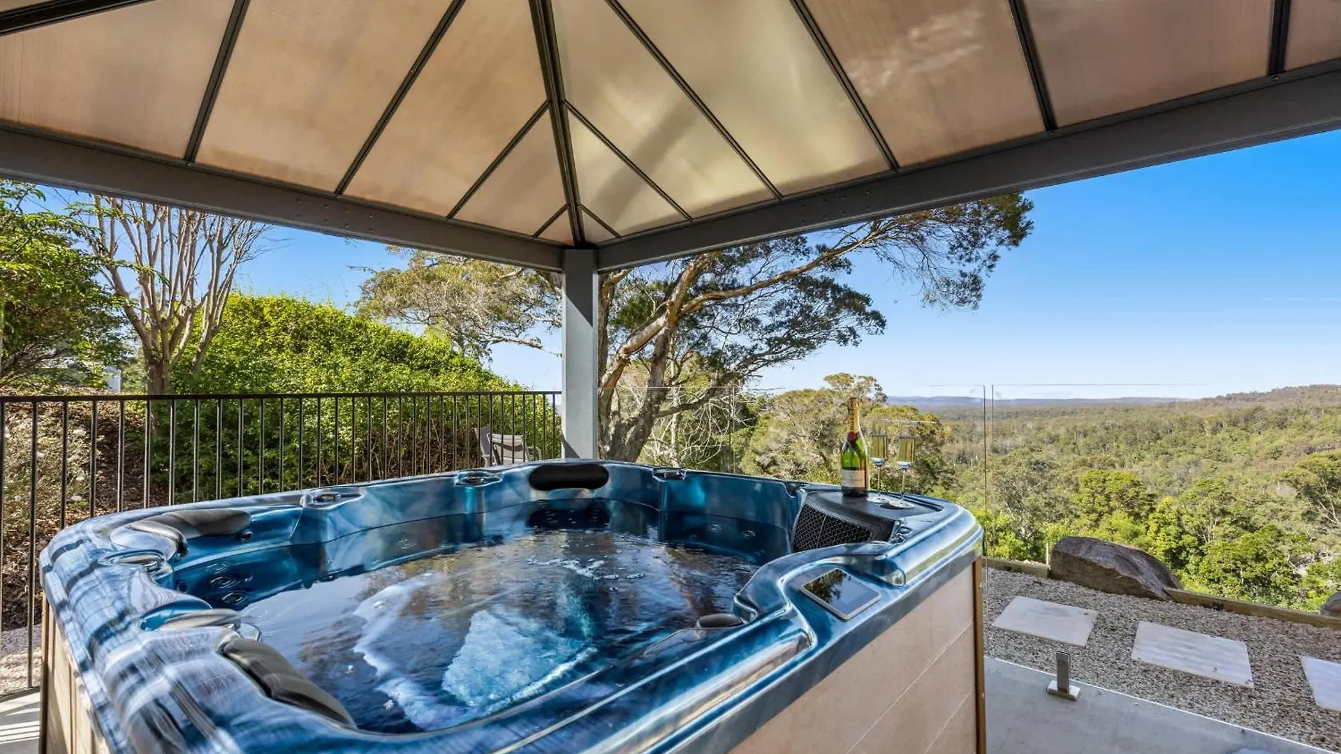 Quingilli Luxury Chalet 2 Bedroom Ravensbourne