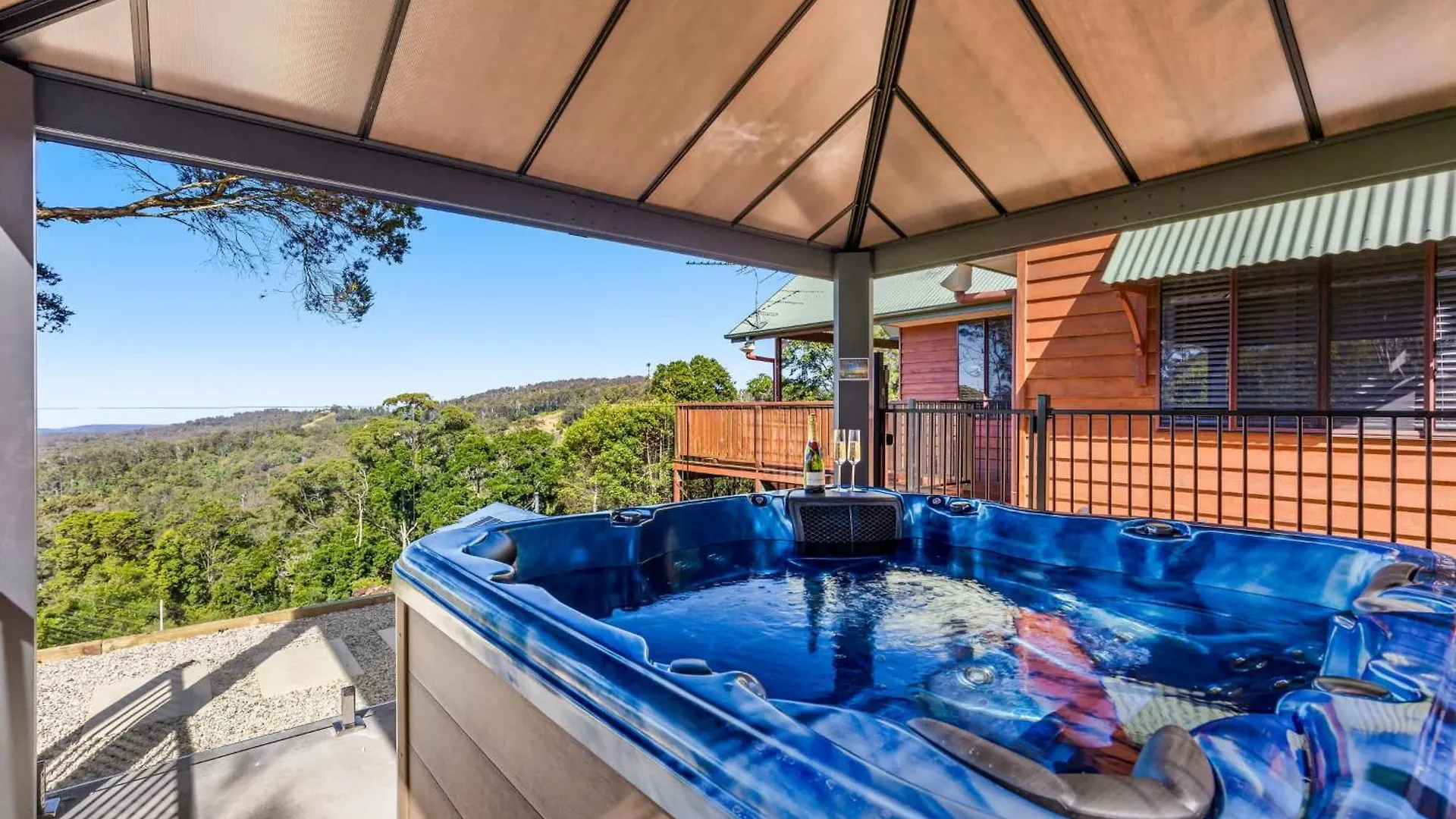 Quingilli Luxury Chalet 2 Bedroom Ravensbourne