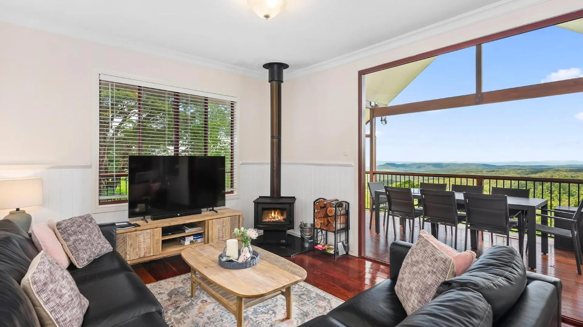 Quingilli Luxury Chalet 2 Bedroom Ravensbourne 0*,  Australia